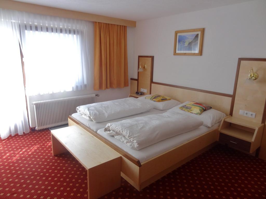 Pension Schoepf Arzl im Pitztal Δωμάτιο φωτογραφία